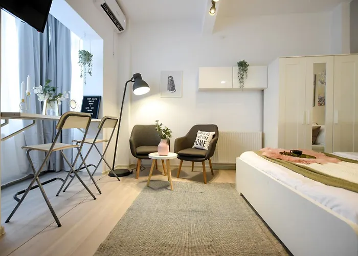 Bucharest's Heartbeat - Cozy On Smardan Street