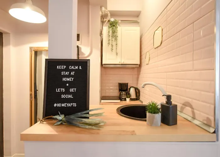 Bucharest's Heartbeat - Cozy On Smardan Street Apartment Bukarest