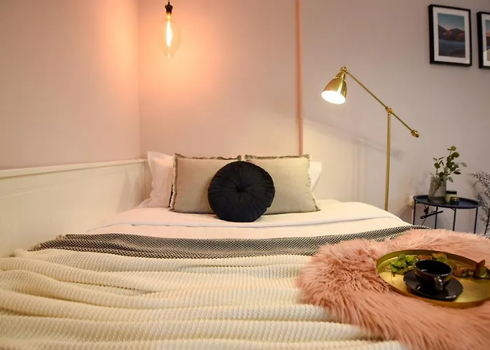 Bucharest's Heartbeat - Cozy On Smardan Street Bukarest