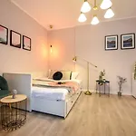Bucharest's Heartbeat - Cozy On Smardan Street
