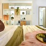 شقة Bucharest's Heartbeat - Cozy On Smardan Street *