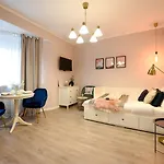 Bucharest's Heartbeat - Cozy On Smardan Street Bukarest