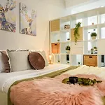 Bucharest's Heartbeat - Cozy On Smardan Street شقة *