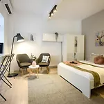 Bucharest's Heartbeat - Cozy On Smardan Street بوخارست
