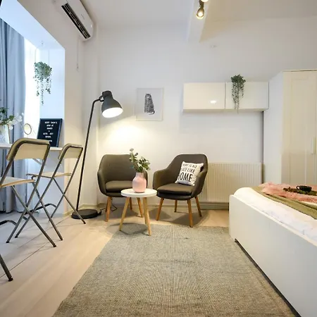 Bucharest's Heartbeat - Cozy On Smardan Street