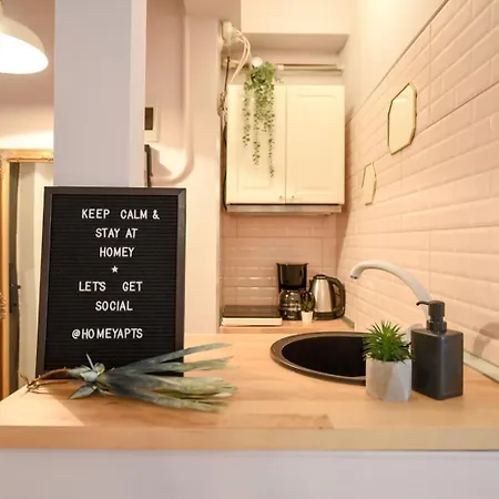 Bucharest's Heartbeat - Cozy On Smardan Street Apartment Bukarest