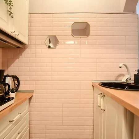 Bucharest's Heartbeat - Cozy On Smardan Street *