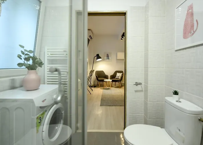 Bucharest's Heartbeat - Cozy On Smardan Street Apartman