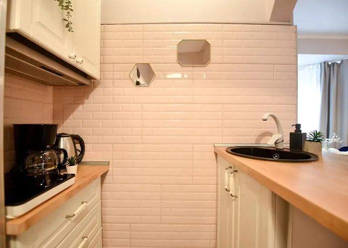 Bucharest's Heartbeat - Cozy On Smardan Street *