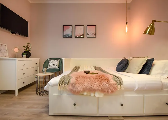 Bucharest's Heartbeat - Cozy On Smardan Street Apartman