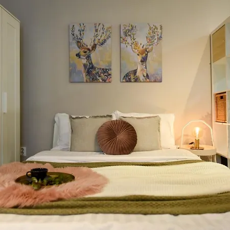 Bucharest's Heartbeat - Cozy On Smardan Street * Boekarest