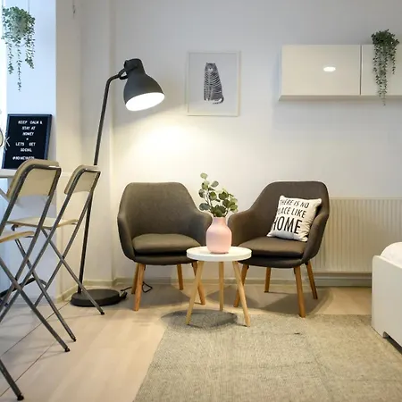 Bucharest's Heartbeat - Cozy On Smardan Street Boekarest